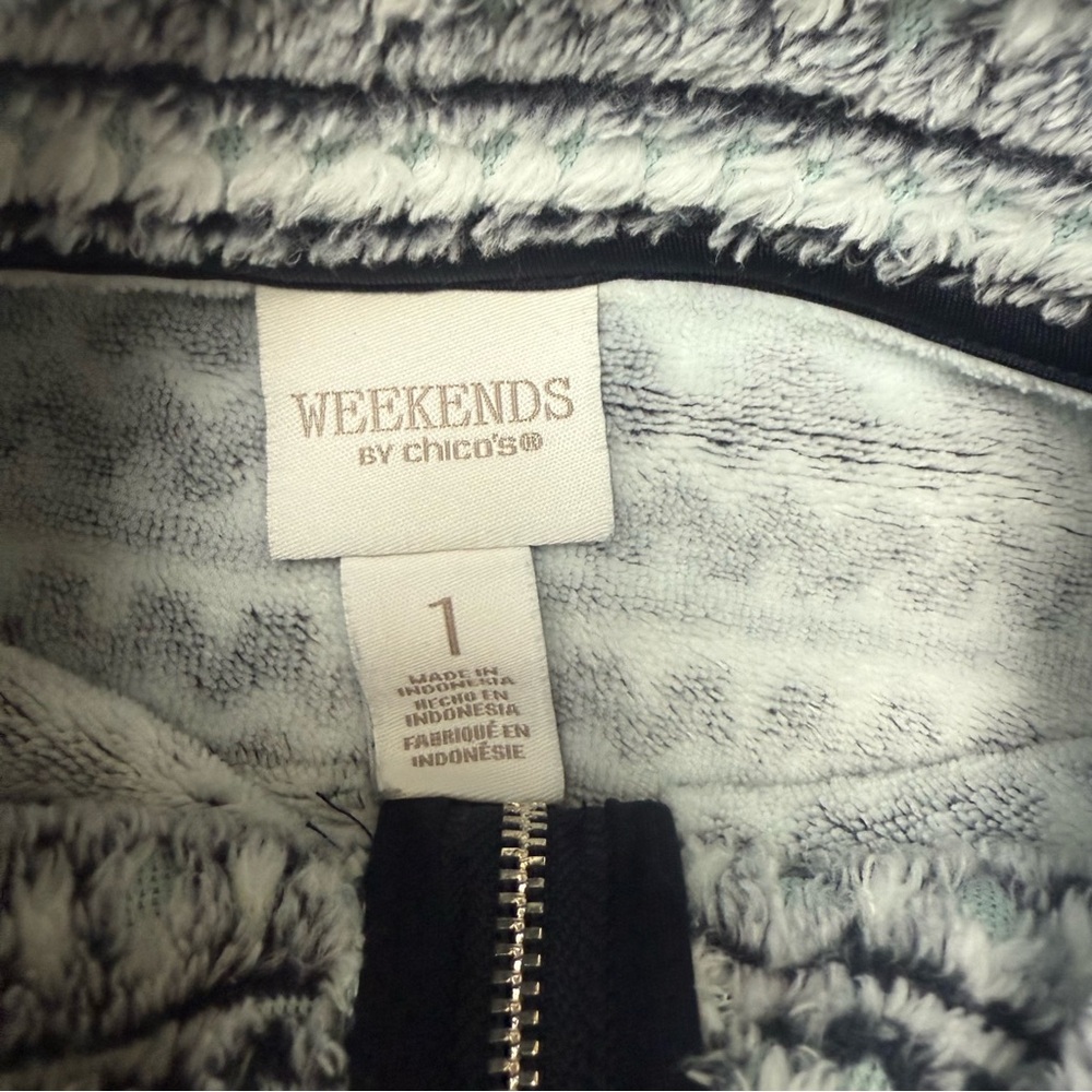 Chico’s Jacket Womens Size 1 (Medium) Light Blue Striped Soft Fuzzy Cozy Fleece - Picture 3 of 7